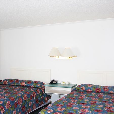 Springs Motor Inn Wainwright Екстериор снимка