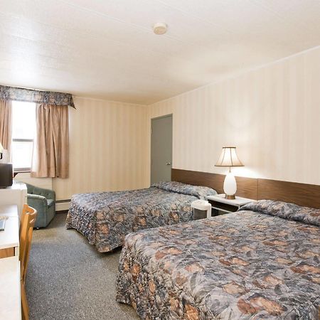 Springs Motor Inn Wainwright Екстериор снимка