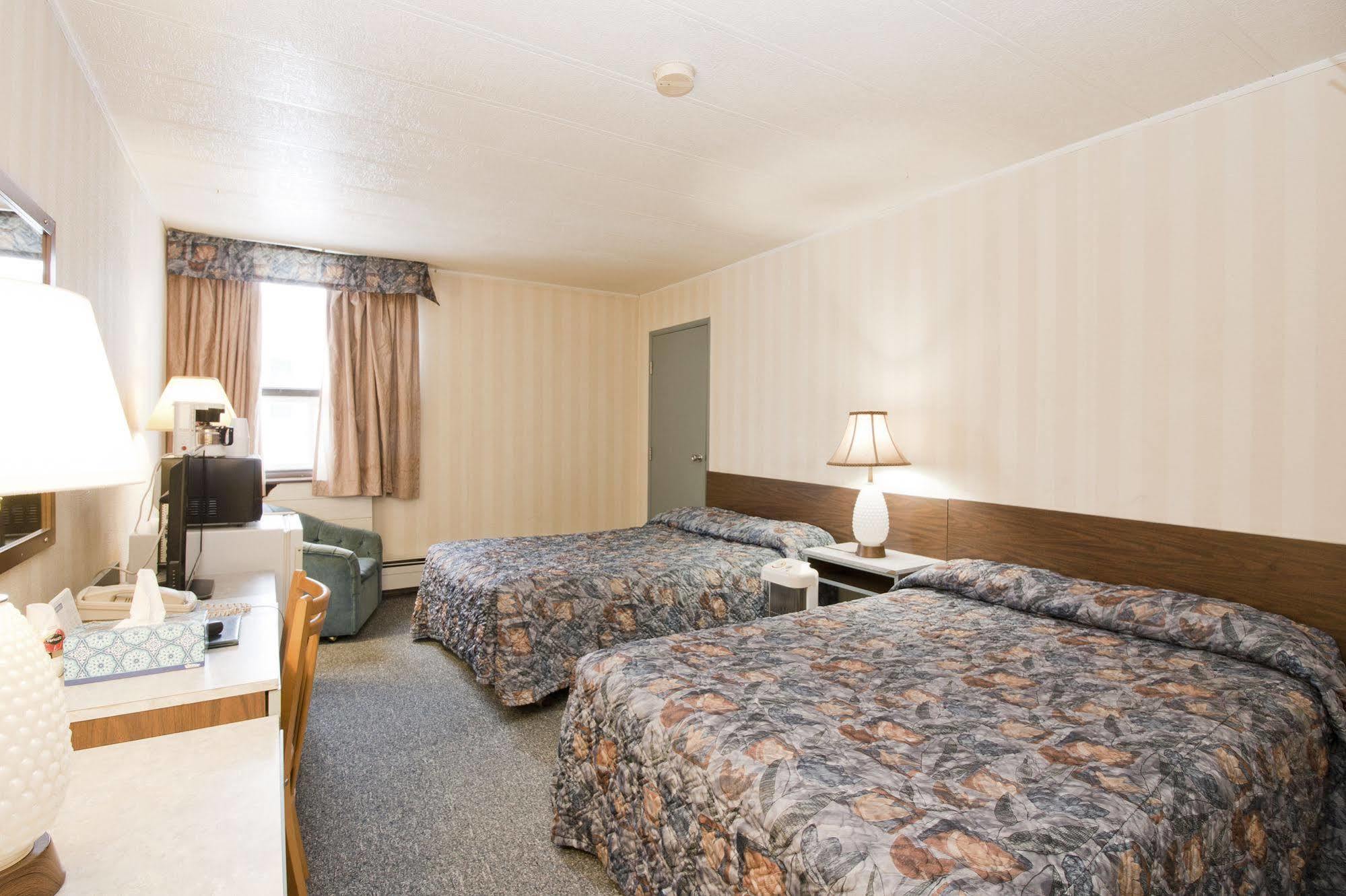 Springs Motor Inn Wainwright Екстериор снимка