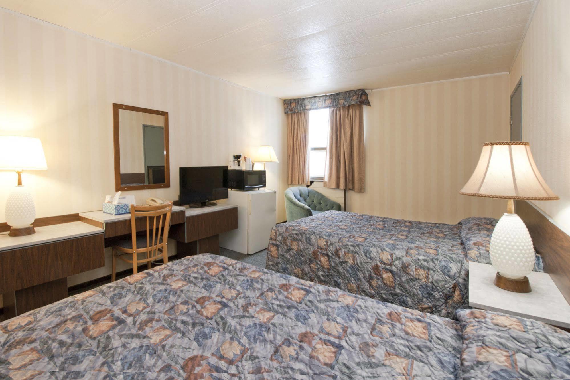 Springs Motor Inn Wainwright Екстериор снимка