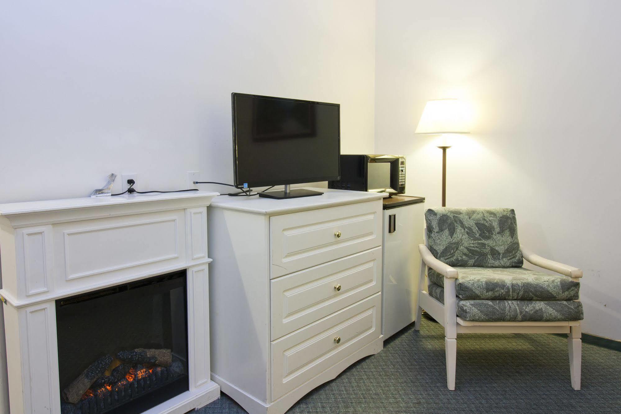 Springs Motor Inn Wainwright Екстериор снимка